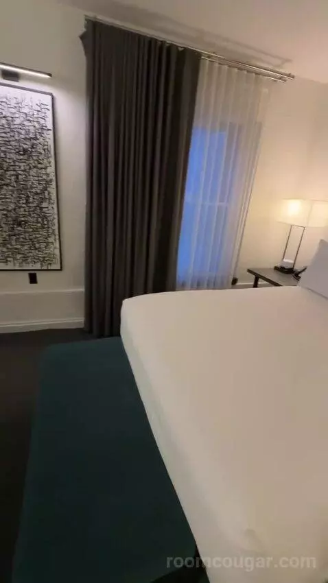 Queen Room (#509) bed picture #6