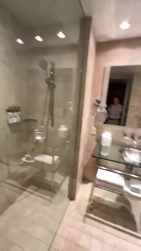 Extra Large Loft bathroom picture #4
