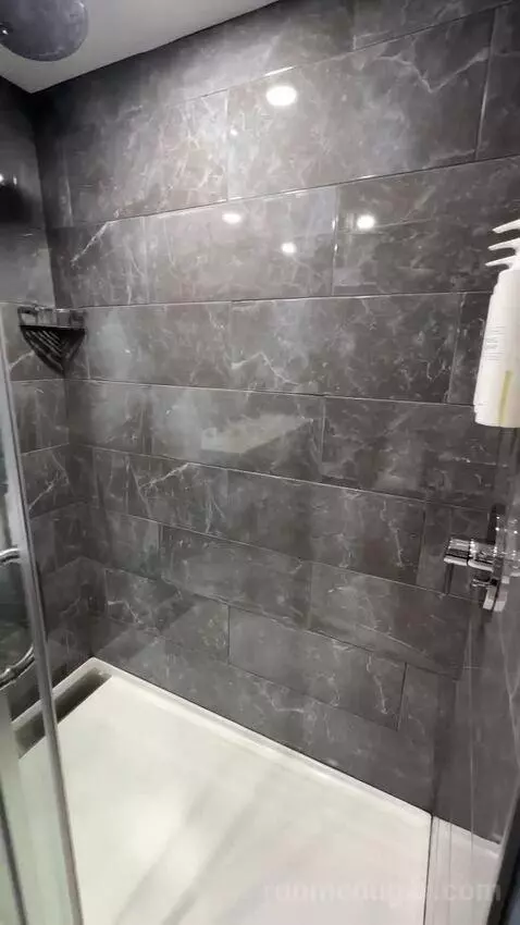 King Room with Balcony and Street View (#715) bathroom picture #3