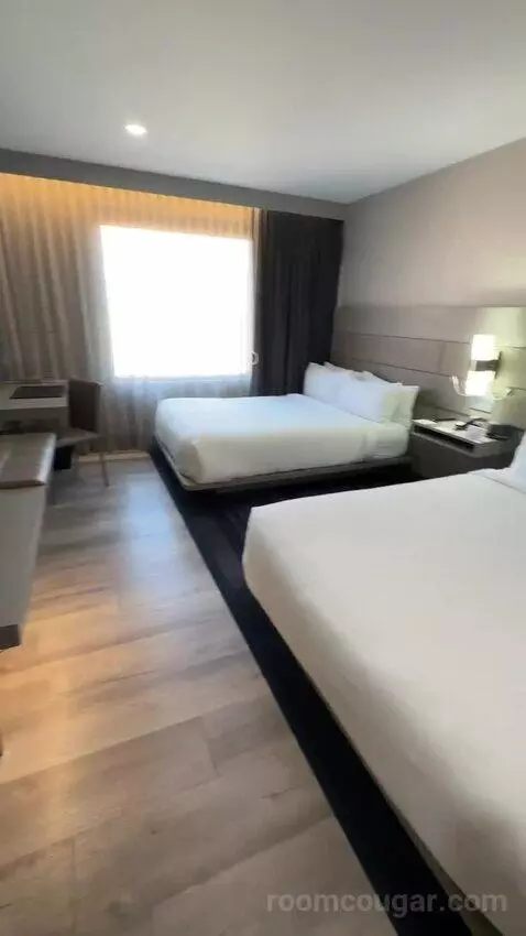 Standard Queen Room with Two Queen Beds bed picture #3