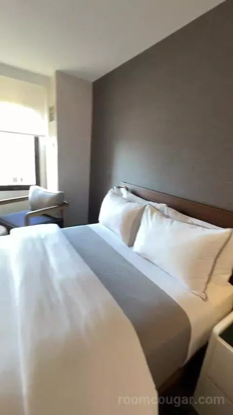 Deluxe, Guest Room, 2 Double, City View, Balcony bed picture #9