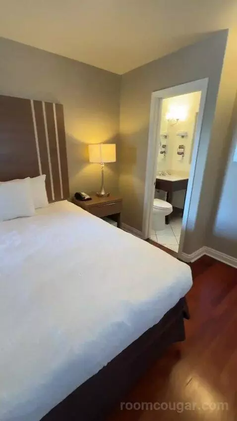 1 King (#114) bed picture #5