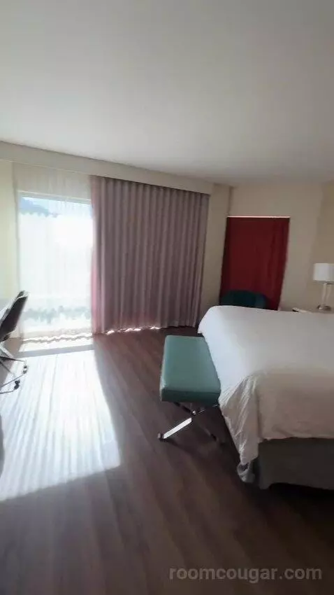 Suite (#1216) bed picture #3