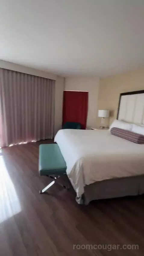 Suite (#1216) bed picture #5