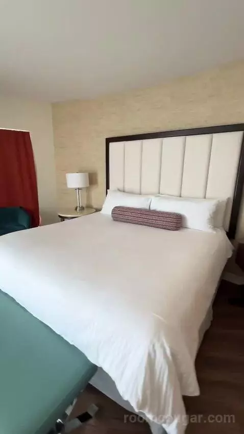 Suite (#1216) bed picture #12