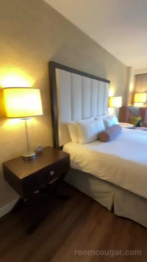 King Room (#921) bed picture #1