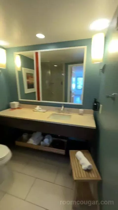 Premium Queen Room with Two Queen Beds and Village View (#804) bathroom picture #4