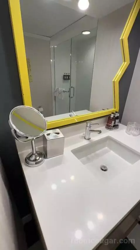 Fab Two Doubles Room (#308) bathroom picture #2