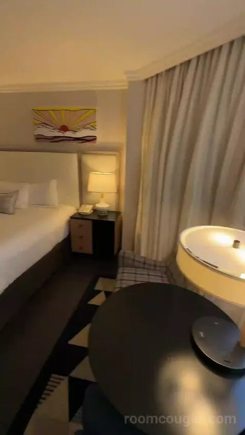 Fab King Room (#401) bed picture #11