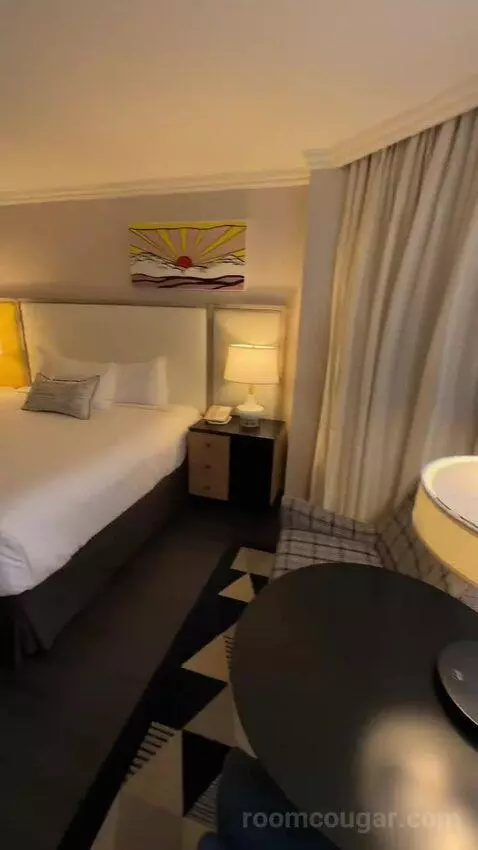 Fab King Room (#401) bed picture #12