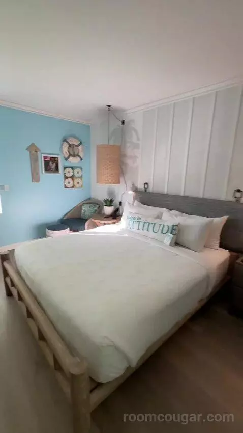 Standard ADA-Accessible King Room (#1019) bed picture #7