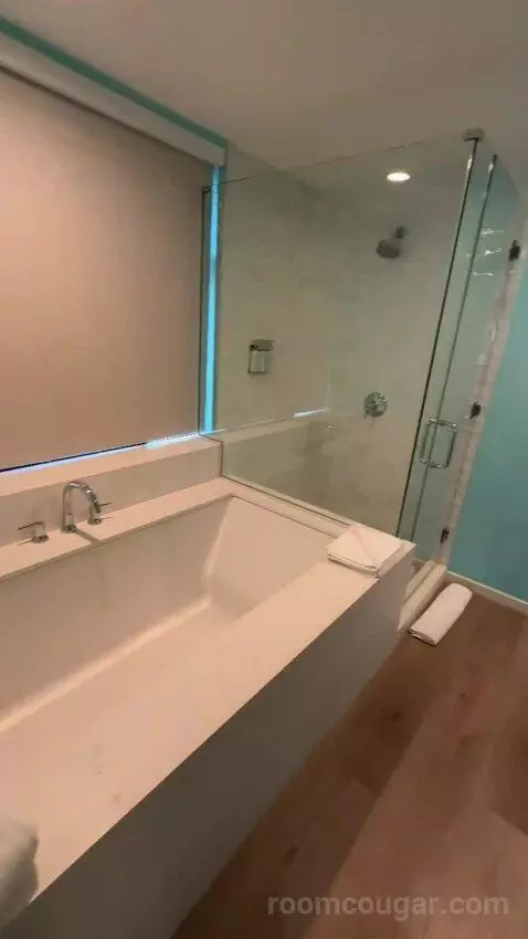 One-Bedroom Suite (#603) bathroom picture #1