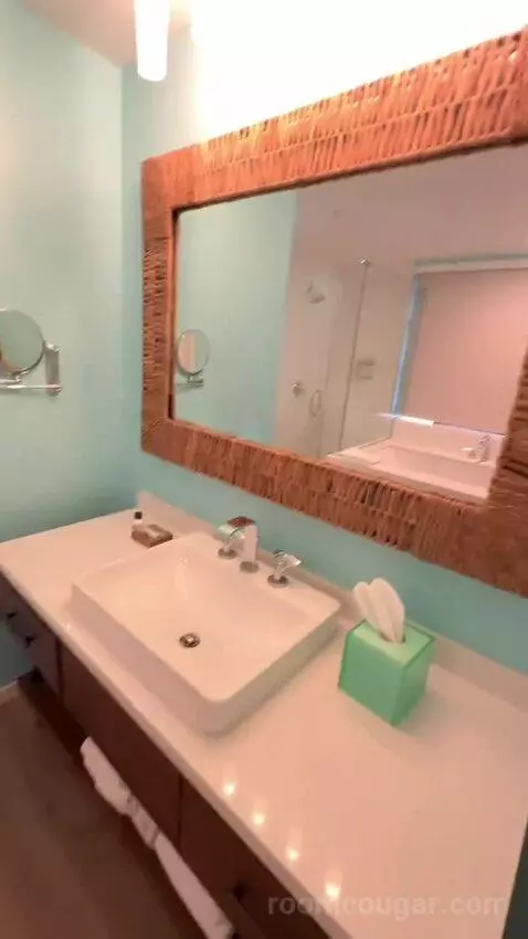 One-Bedroom Suite (#603) bathroom picture #5