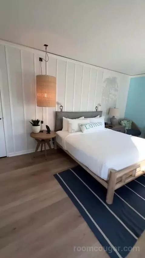 Premium King Spa Corner (#634) bed picture #11