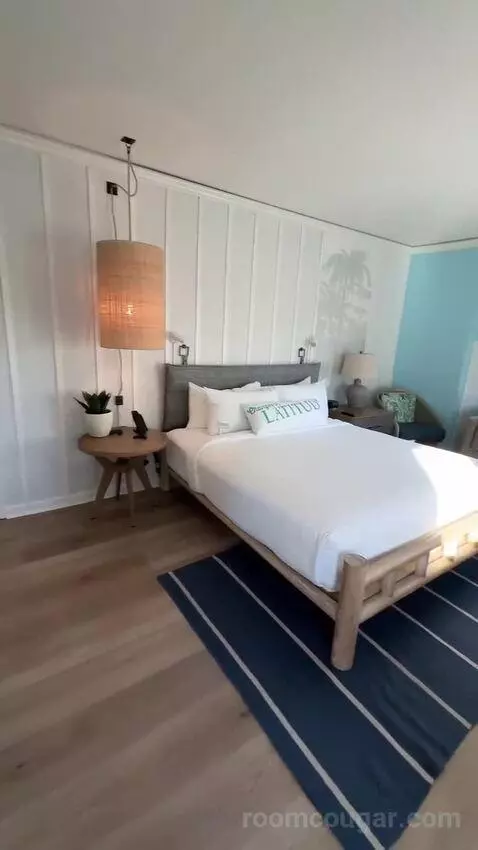 Premium King Spa Corner (#634) bed picture #12