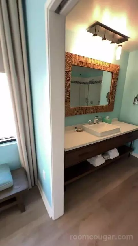 Premium King Spa Corner (#634) bathroom picture #1