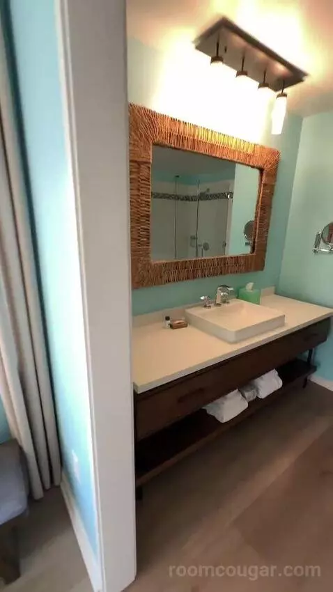 Premium King Spa Corner (#634) bathroom picture #3