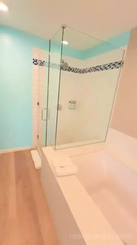 Premium King Spa Corner (#634) bathroom picture #7