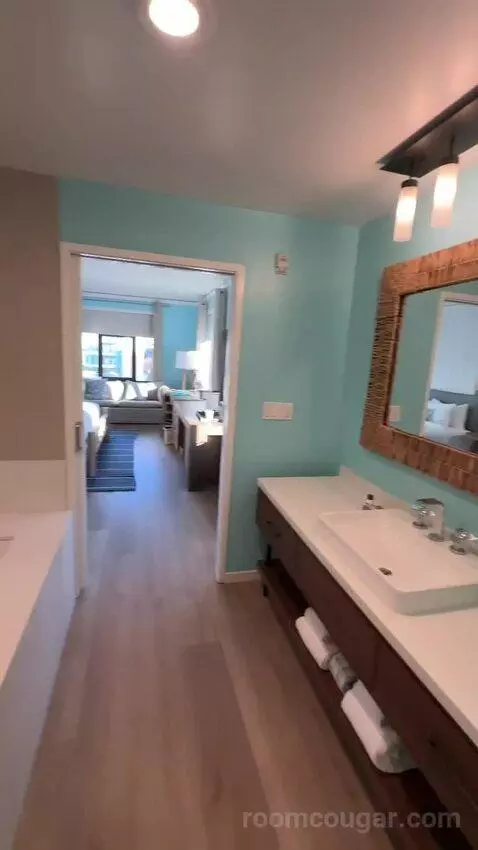 Premium King Spa Corner (#634) bathroom picture #10