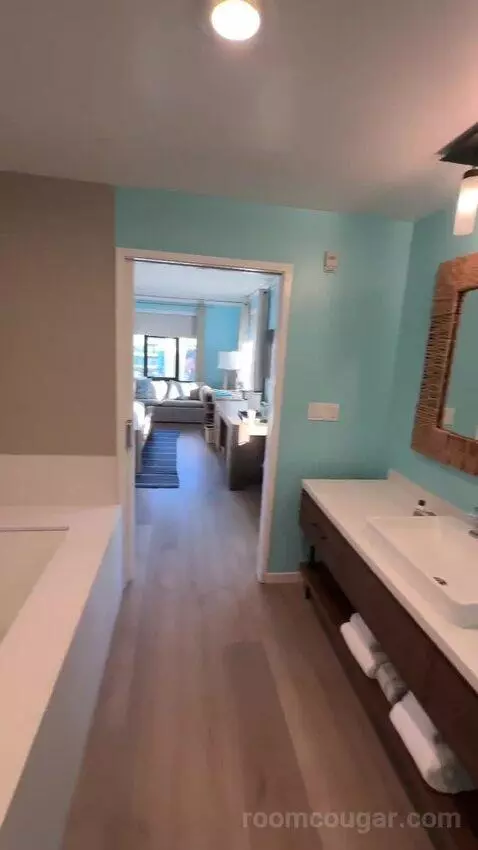 Premium King Spa Corner (#634) bathroom picture #11