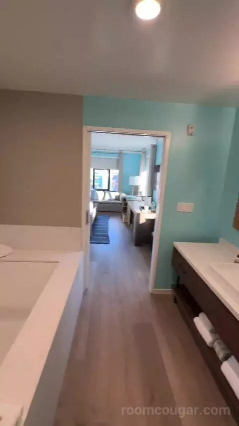 Premium King Spa Corner (#634) bathroom picture #12