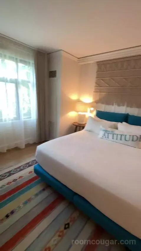 Nothing But Breeze Suite (#427) bed picture #3