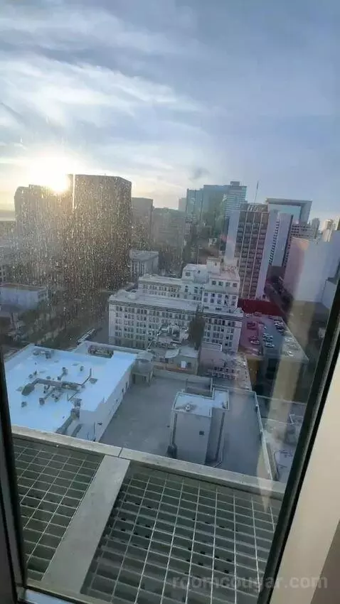 King Room with City View (#1906) view picture #5