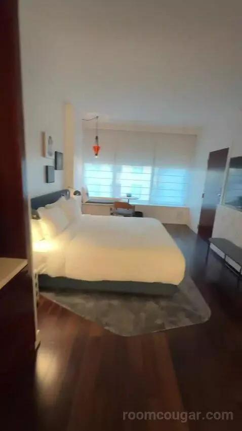 King Room (#1202) bed picture #3