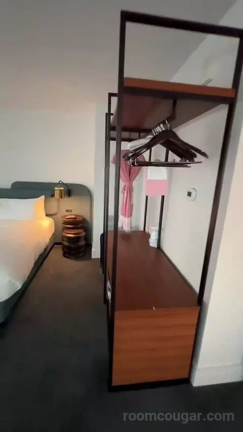 Premium King Room with Balcony and City View (#1805) bed picture #4