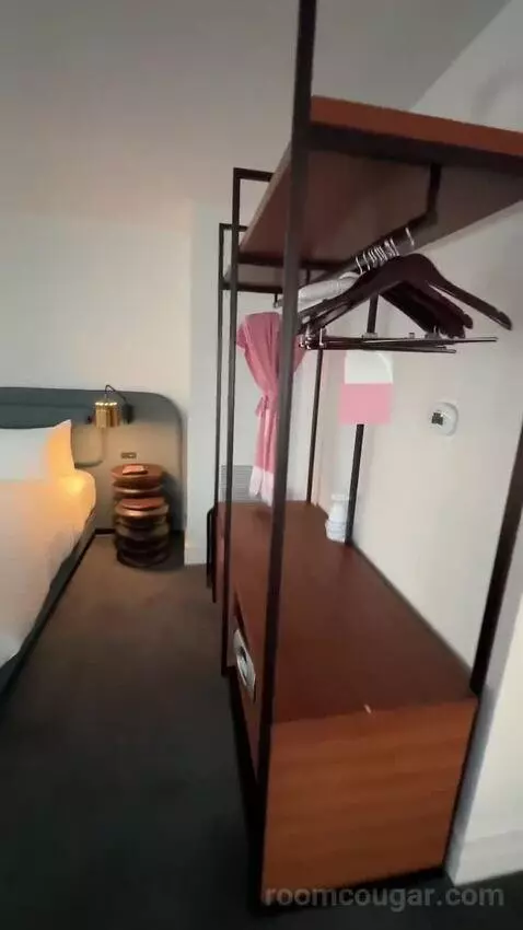 Premium King Room with Balcony and City View (#1805) bed picture #6