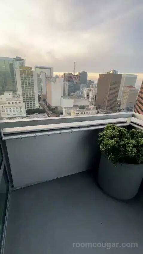 Premium King Room with Balcony and City View (#1805) view picture #1