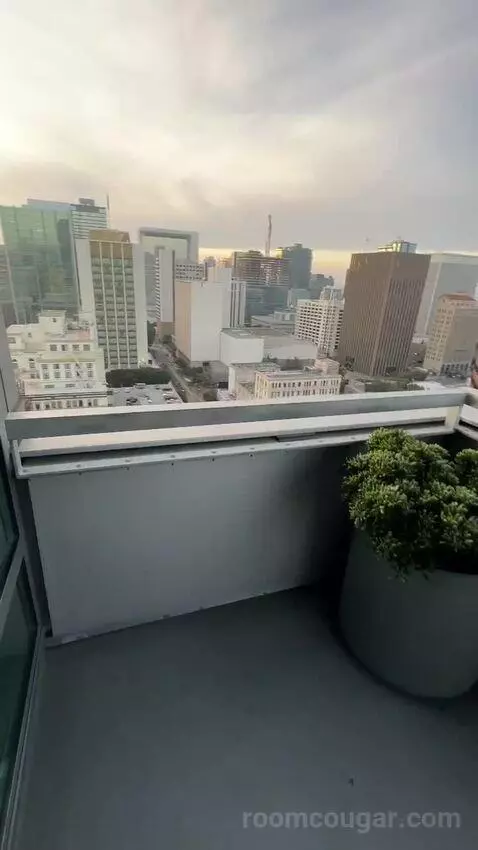 Premium King Room with Balcony and City View (#1805) view picture #2