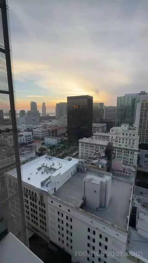 Premium King Room with Balcony and City View (#1805) view picture #4