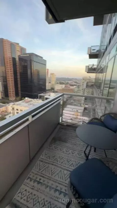 Premium King Room with Balcony and City View (#1805) view picture #7