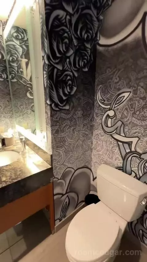 Premium King Room with Balcony and City View (#1805) bathroom picture #2
