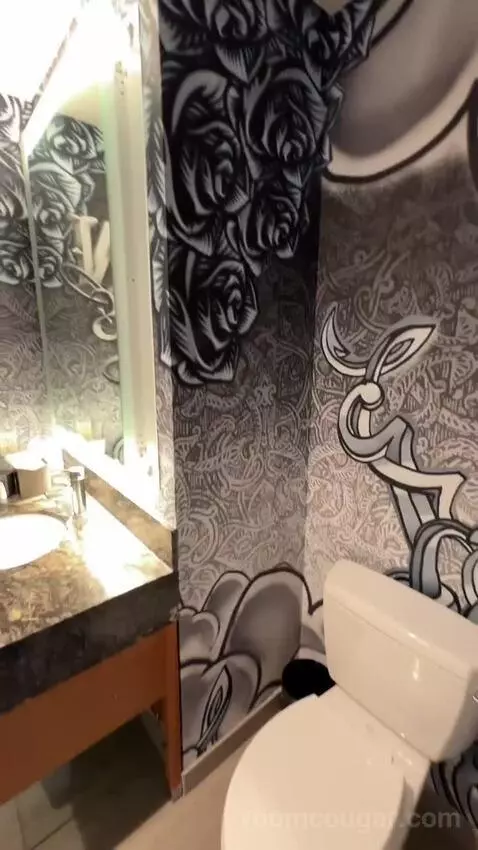 Premium King Room with Balcony and City View (#1805) bathroom picture #4