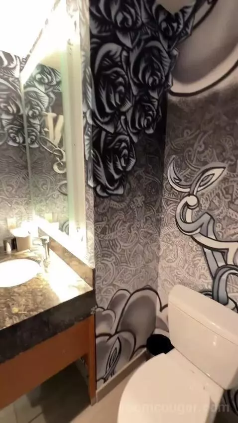 Premium King Room with Balcony and City View (#1805) bathroom picture #5