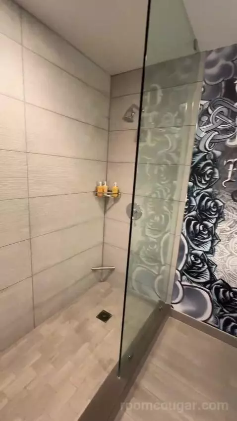 Premium King Room with Balcony and City View (#1805) bathroom picture #8