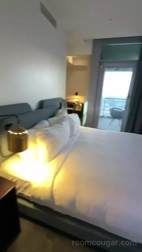 One-Bedroom King Studio Suite with Harbour View (#1708) bed picture #8