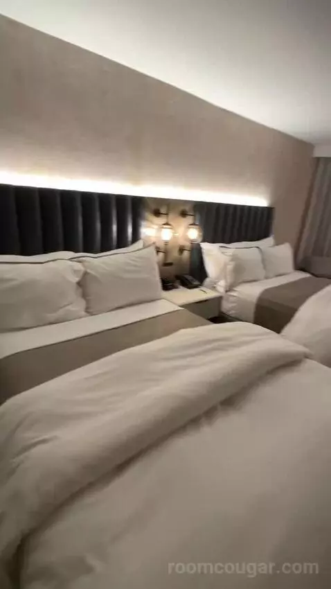 Double Room with Two Double Beds and City View (#821) bed picture #3