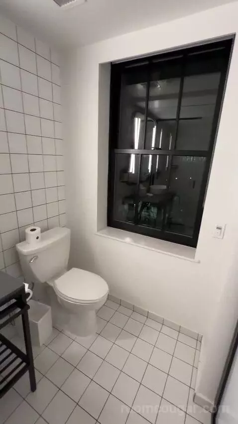 Deluxe Jr Suite, Corner Room, 1 King, 1 Sofa Bed (#308) bathroom picture #4