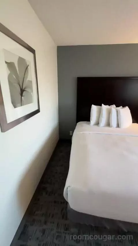 Queen Rooms with Two Queen Beds (#314) bed picture #2
