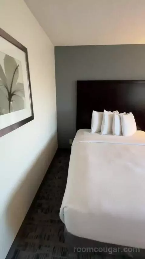 Queen Rooms with Two Queen Beds (#314) bed picture #3
