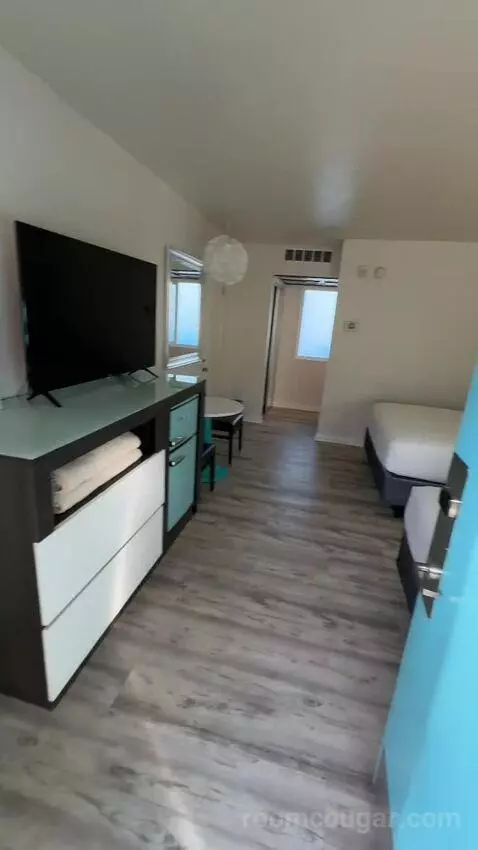 Queen Room with Two Queen Beds picture #2