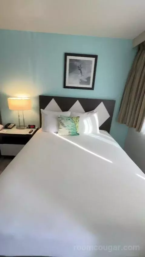 Queen Room with Two Queen Beds bed picture #1