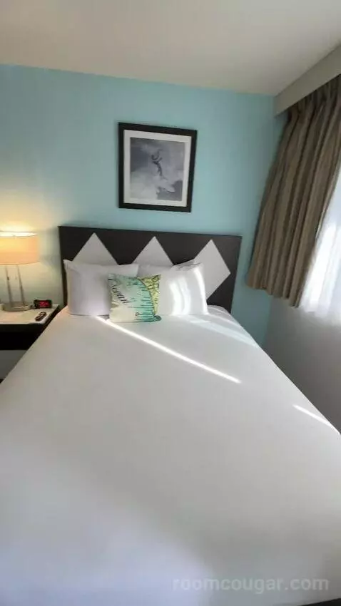 Queen Room with Two Queen Beds picture #5