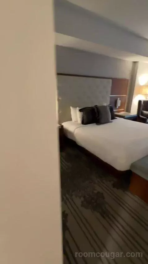 King Room (#107) bed picture #4