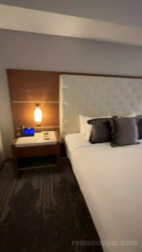 King Room (#107) bed picture #5
