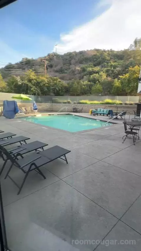 King Room (#127) view picture #2