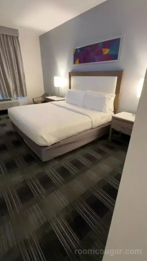 King Room (#127) bed picture #1